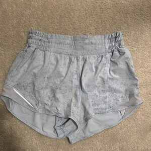 Lululemon Hotty Hot High-Rise Lined Short 2.5”